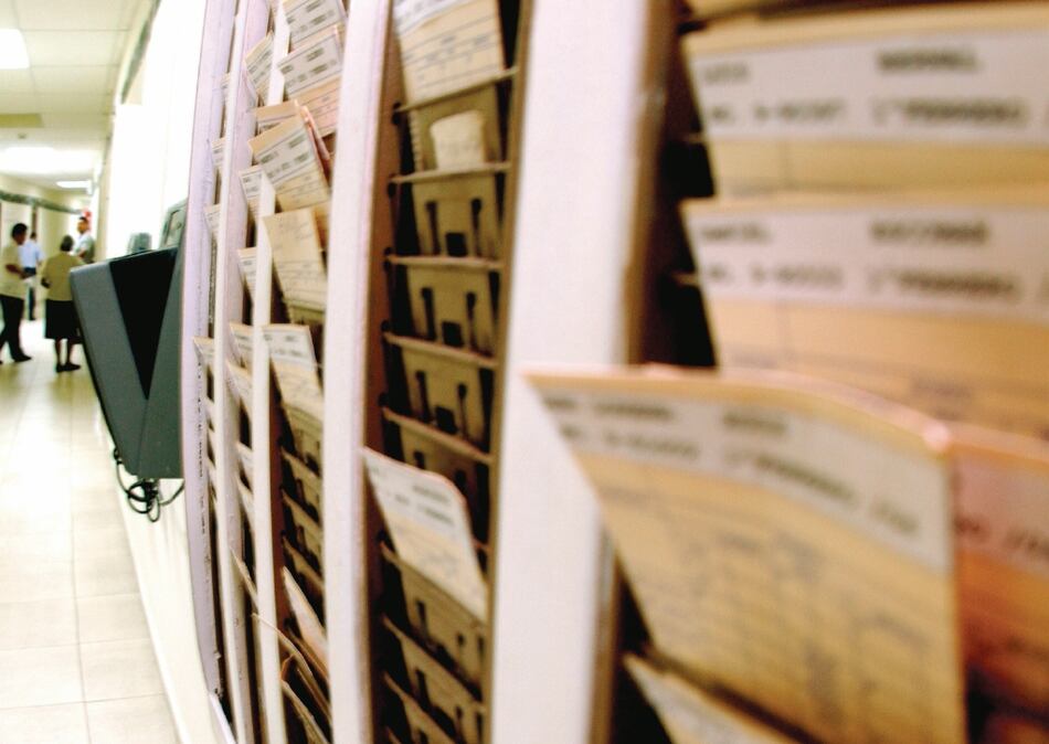 Más empleados, menos confianza: el estado creció en 4,000 funcionarios 