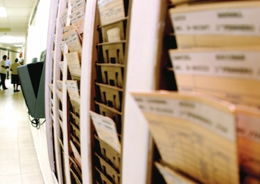 Más empleados, menos confianza: el estado creció en 4,000 funcionarios