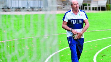 Italia y España se miden hoy en un partido crucial