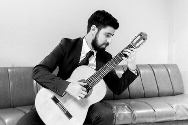 Dos historias sobre la pasión por las guitarras