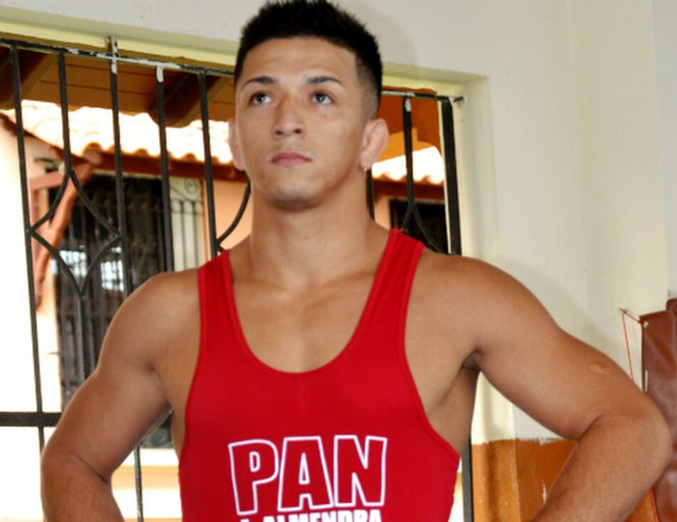 Luchador Alvis Almendra clasifica a Juegos Panamericanos