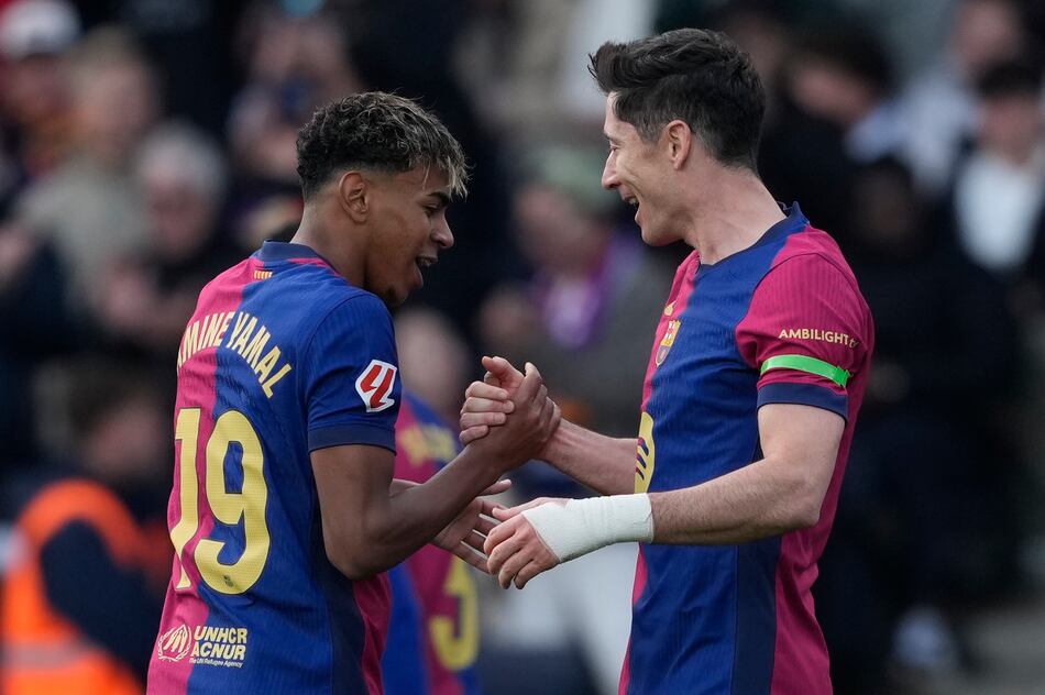 Un gol de Lewandowski le da la victoria al Barcelona