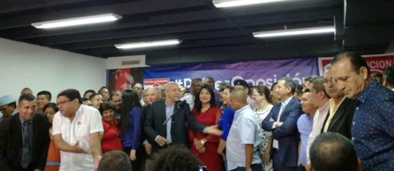 Consejo Directivo y bancada del Partido Revolucionario Democrático acuerdan no ratificar a Moore y Tovar