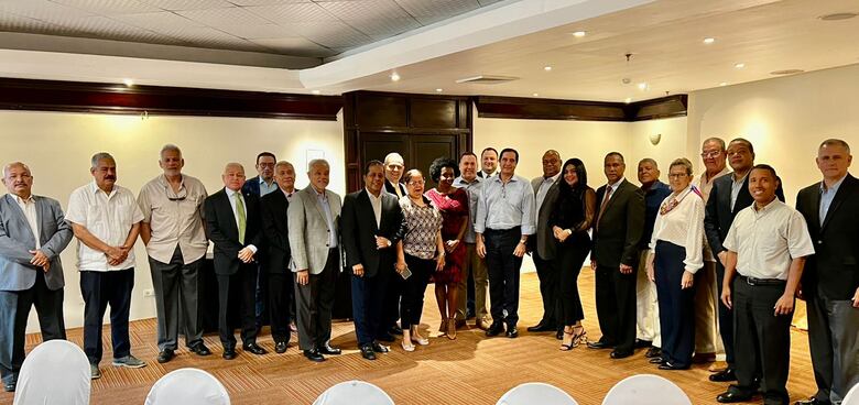 Partido Popular realiza primer acercamiento con Martín Torrijos