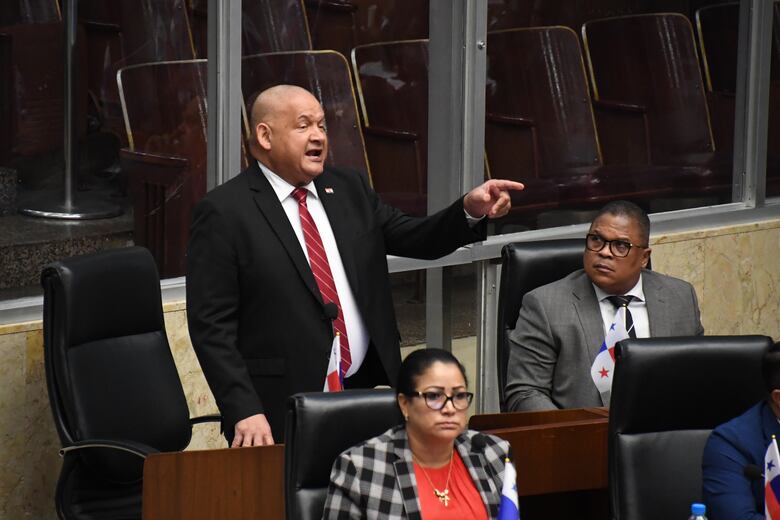 Así es el búnker de Benicio Robinson: área de secretarías, sala privada y acceso restringido