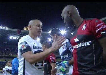 Baloy se niega a saludar a un jugador con el que tuvo un incidente de racismo