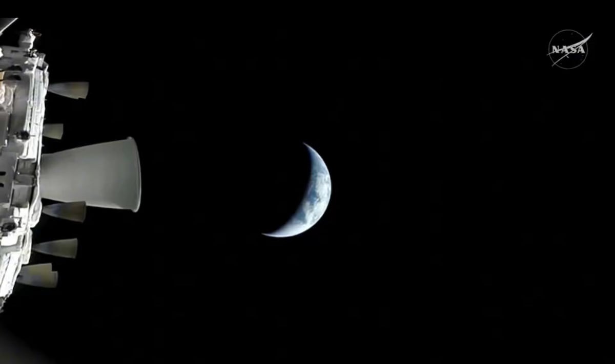 Artemis II despliega con éxito 4 microsatélites, uno de Argentina