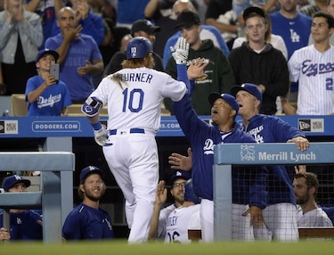 Asistencia en estadios de béisbol cae 1.1%