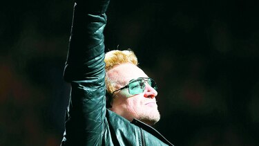 U2 pide ayuda para los refugiados