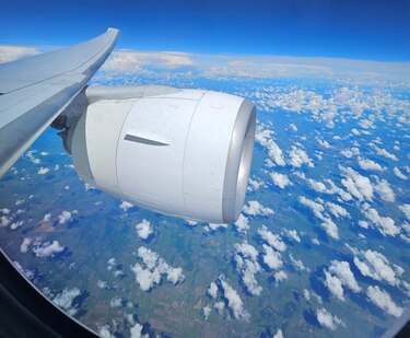 Faltan incentivos para acelerar la transición energética del transporte aéreo