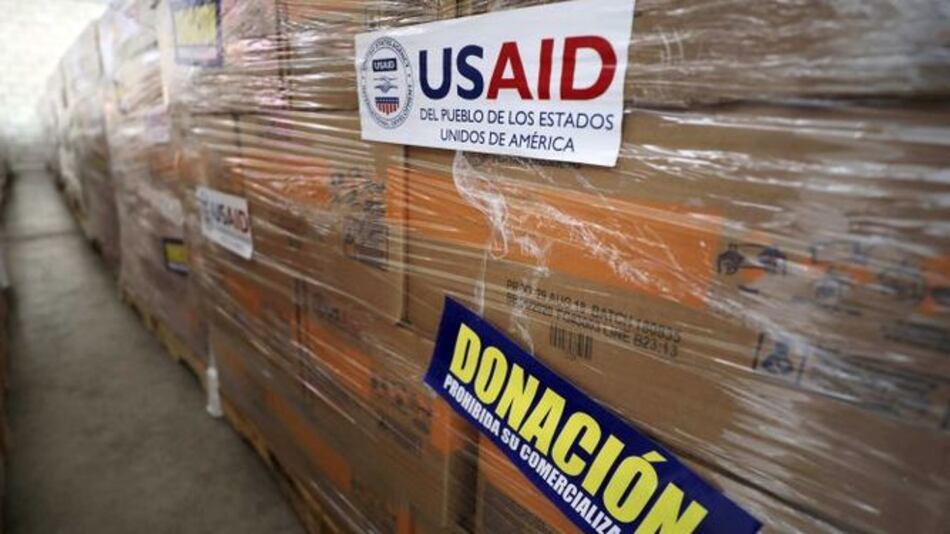 Fuerza Armada en 'alerta' contra ayuda humanitaria; Guaidó les pide desobedecer a Maduro