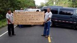 Transportistas protestan por condiciones de las calles en Llano de Piedras