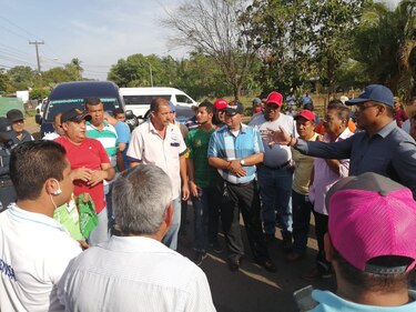 Moradores en Coclé exigen carretera