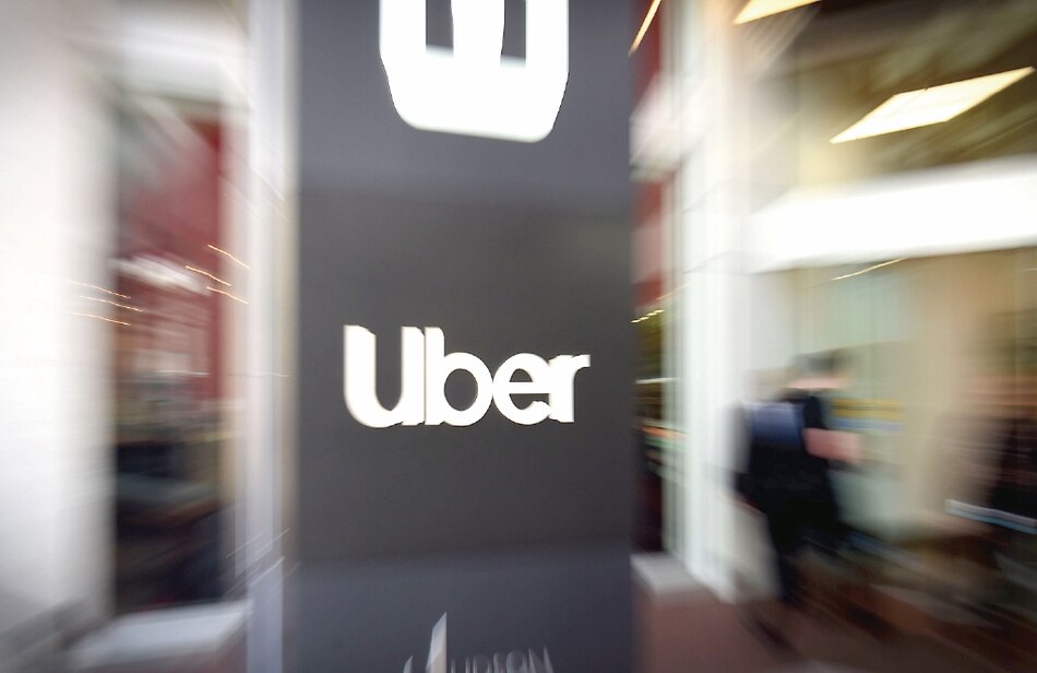 Caen ingresos de Lyft y Uber en medio de la pandemia
