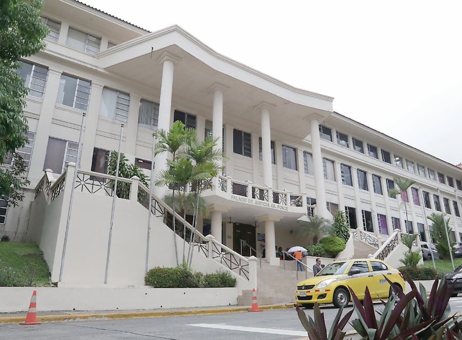 Olmedo Arrocha o Ángela Russo, ¿quién presidirá la Corte Suprema?