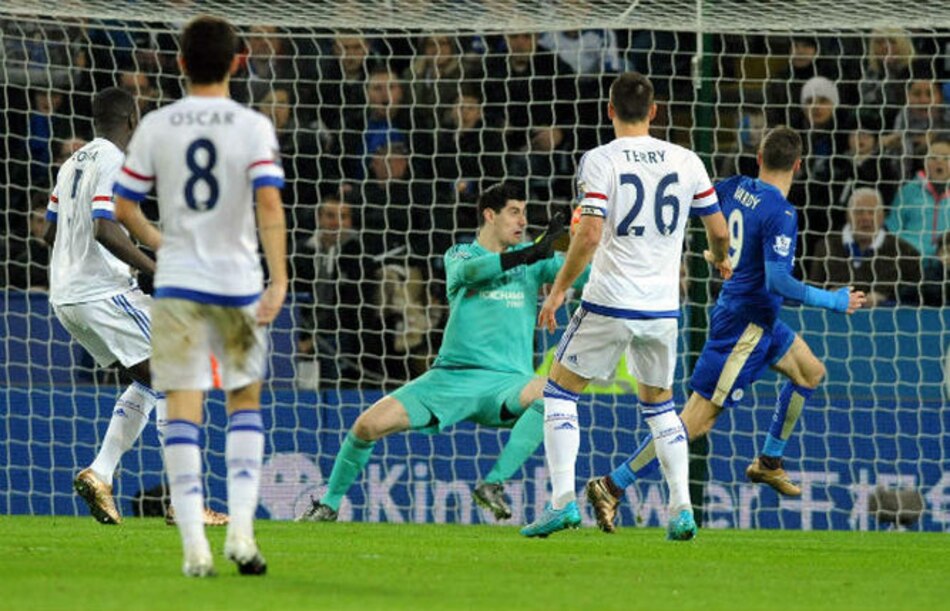 Leicester recupera el liderato y deja al Chelsea cerca del descenso