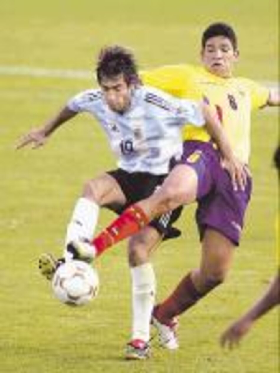 Argentina gana 5-2 a Ecuador