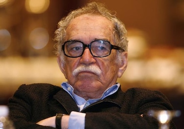 Vargas Llosa, muy acongojado, envía condolencias a familia de Gabo