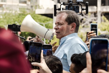 Opositor venezolano Guanipa aboga por liberación de todos los presos políticos militares
