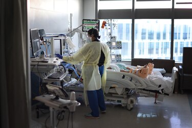 Estados Unidos supera los 900 mil muertos por Covid-19, según Universidad Johns Hopkins