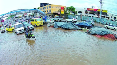 Inundaciones afectan vías y 30 casas en Juan Díaz