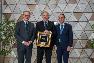 Comunidad judía de Panamá entrega el premio Shalom a Almagro por su lucha por la democracia y el combate al antisemitismo