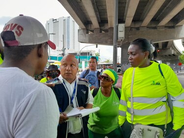 Trabajadores de Aseo están en huelga de brazos caídos, se oponen a traslado hacia Chepo