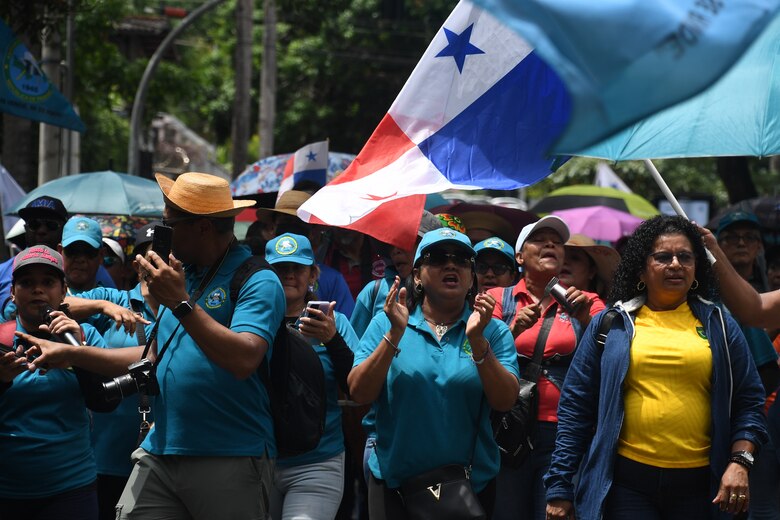 Cuatro años sin clases regulares en escuelas oficiales por huelgas y protestas