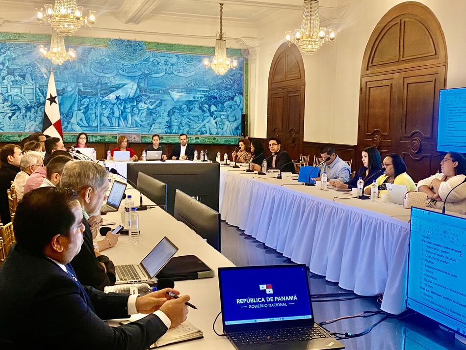 Guía de buenas prácticas de laboratorios, tema analizado en la Mesa Técnica de Medicamentos