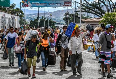 Colombia concederá permiso especial de permanencia a unos 200 mil venezolanos que están en el país