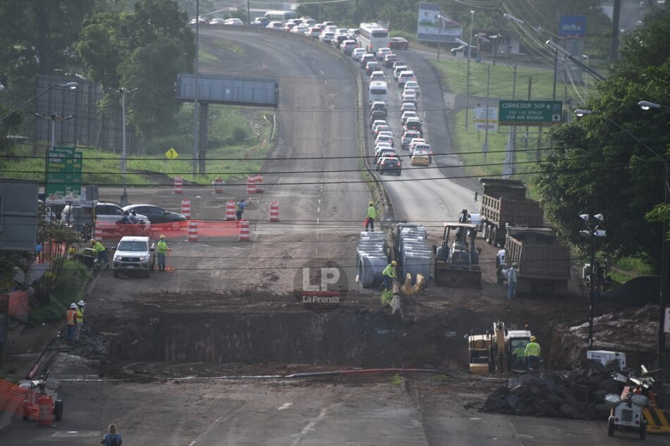Continúan los trabajos de reparación por el hundimiento de un tramo de la vía puente de las Américas-Arraiján