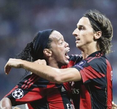 Ibrahimovic y Ronaldinho, las claves del AC Milan