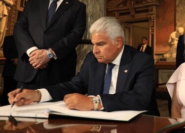 Mulino rechaza críticas, las tacha de ‘hipocresía’ y reitera que ‘no querían que su candidatura fuera viable’