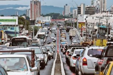 Nuevo paso vehicular en la vía Transístmica no evita tranque