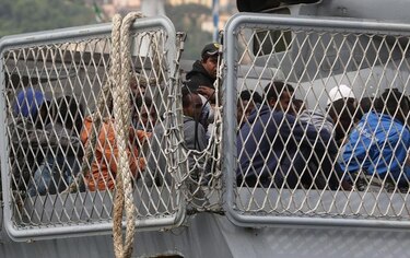 Italia rescata a 100 inmigrantes en el mar Mediterráneo