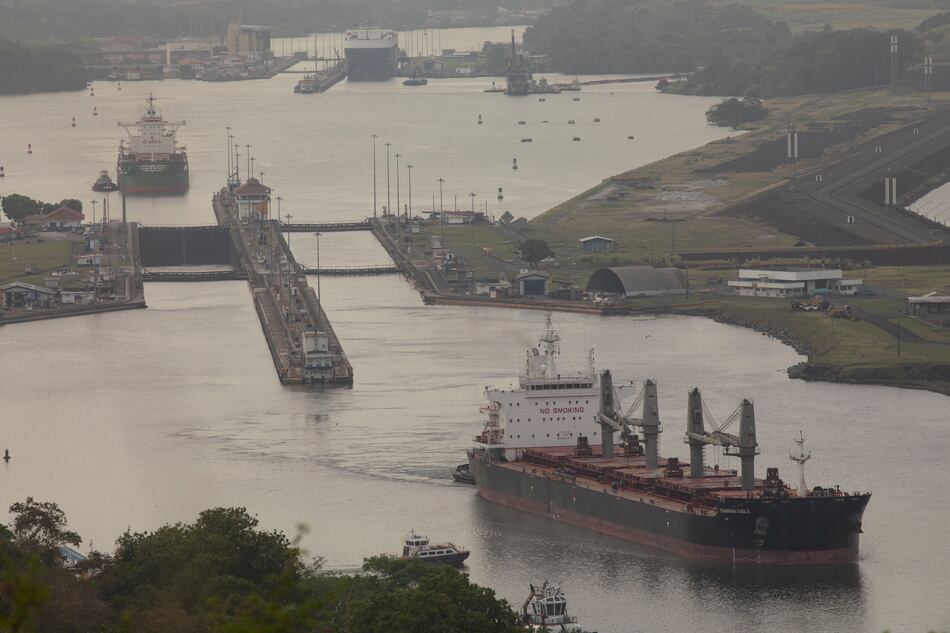 Canal registra mayor tránsito de buques en abril ante anuncio de aranceles