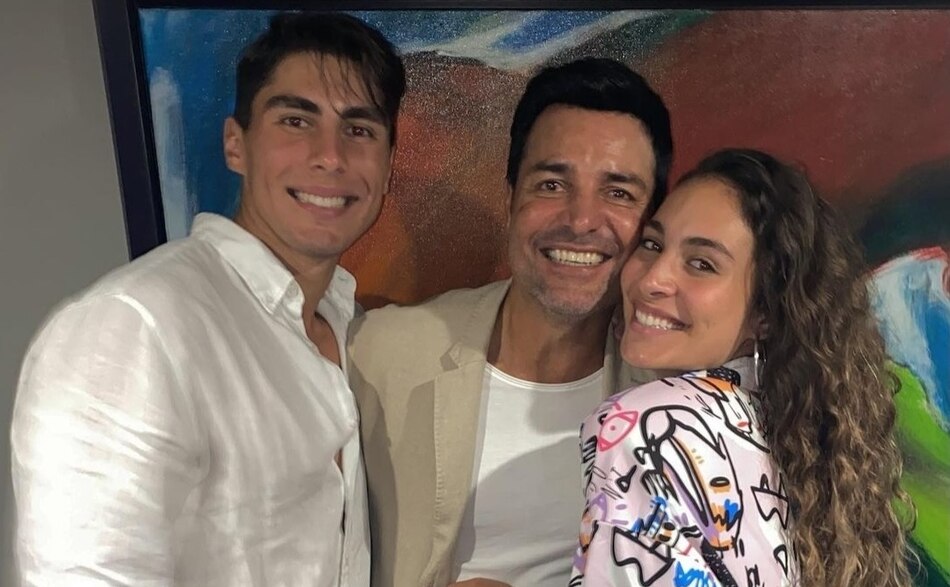 El video de Chayanne bailando con sus dos hijos