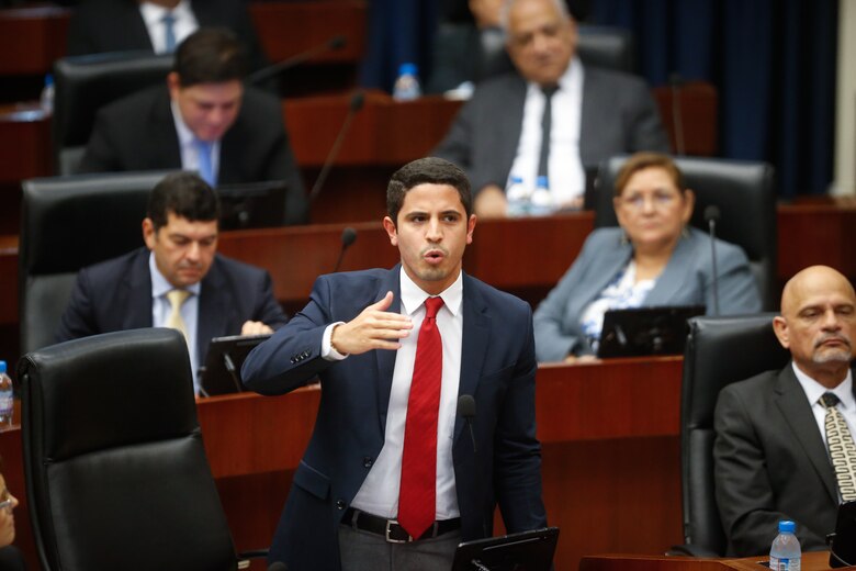 Diputado Pérez Barboni denuncia presunto pago de coimas para invalidar sanciones por pesca ilegal