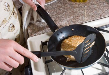 Cómo evitar ingerir los microplásticos que se encuentran en tu cocina