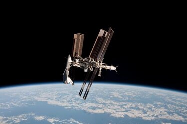 Ensayan el desvío de la Estación Espacial para esquivar basura cósmica