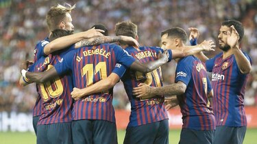Sevilla pone a prueba al titubeante Barcelona