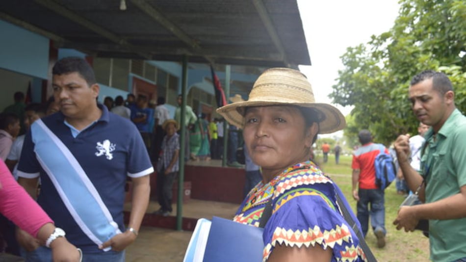 Indígenas abandonan mesa de diálogo de Barro Blanco