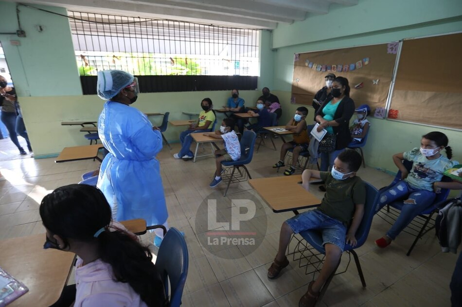 Aplican dosis pediátricas anticovid a niños desde los 5 años hasta los 11 años, sin patologías