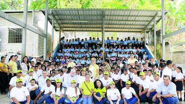 Voluntarios de Argos se suman al Día de las buenas acciones