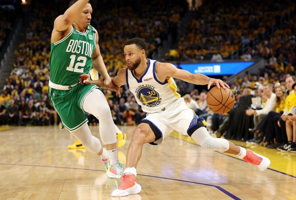 Los Warriors igualan 1-1 a los Celtics en las finales con un recital de Stephen Curry