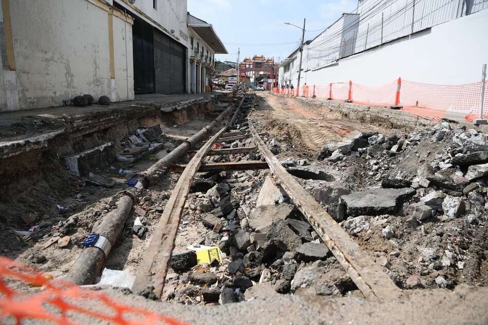 Denuncian anomalías en proyecto del Barrio Chino, donde fueron hallados rieles antiguos