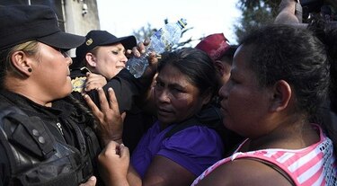 Al menos 22 chicas mueren al incendiarse un refugio juvenil en Guatemala