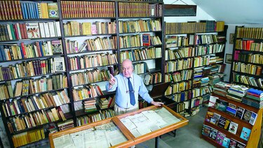 Un librero de reliquias literarias
