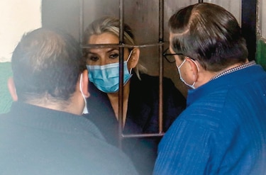 Detenida expresidenta de Bolivia que reemplazó en 2019 a Evo Morales