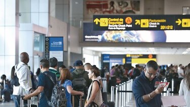 Industria aérea pide frenar ley de cobro a pasajeros en tránsito